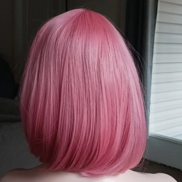Short pink bobbed wig - Picture 3 of 4